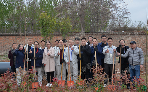 植樹活動 | 綠水青山就是金山銀山，東方爐襯組織員工義務植樹